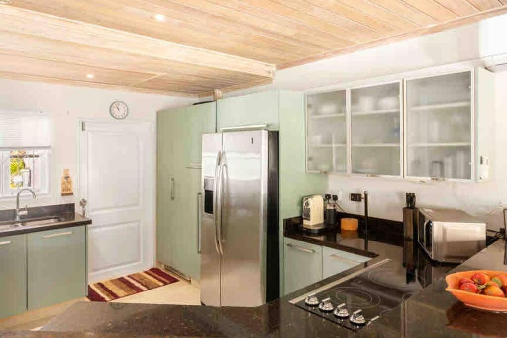 Nanpa, Luxury Family Three Bed Villa, St James West Coast, Private Pool Сент-Джеймс Екстер'єр фото