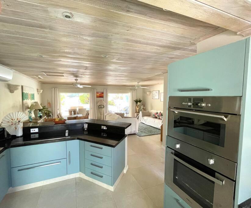 Nanpa, Luxury Family Three Bed Villa, St James West Coast, Private Pool Сент-Джеймс Екстер'єр фото