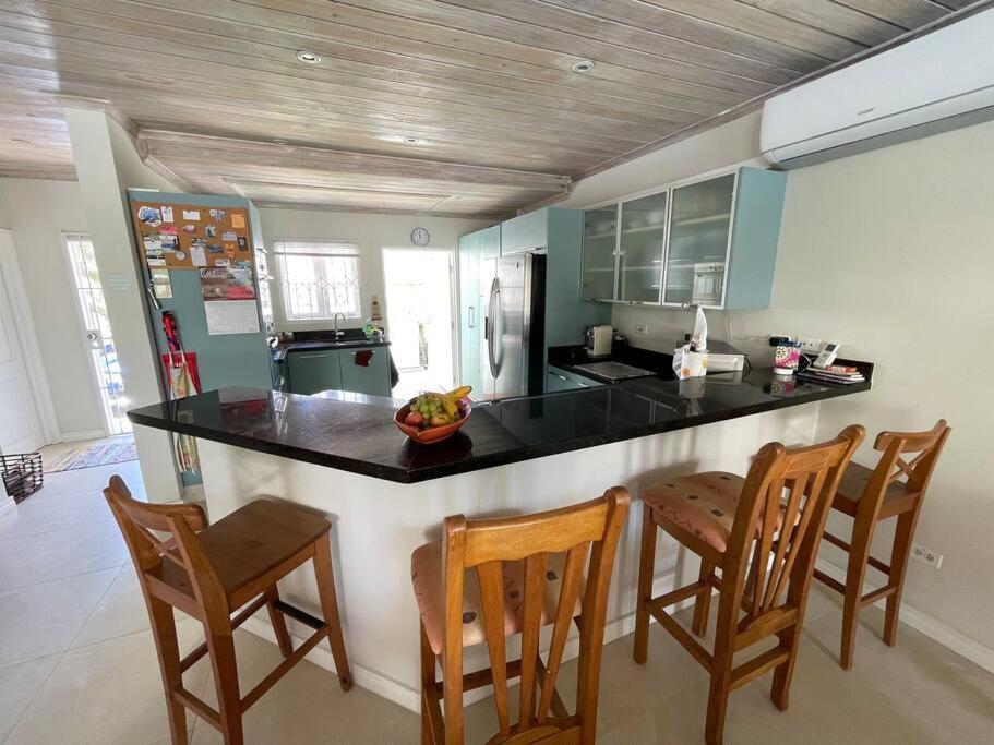 Nanpa, Luxury Family Three Bed Villa, St James West Coast, Private Pool Сент-Джеймс Екстер'єр фото