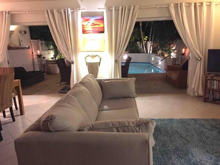 Nanpa, Luxury Family Three Bed Villa, St James West Coast, Private Pool Сент-Джеймс Екстер'єр фото