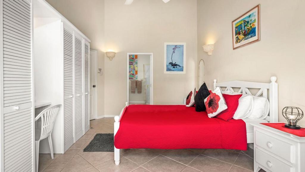 Nanpa, Luxury Family Three Bed Villa, St James West Coast, Private Pool Сент-Джеймс Екстер'єр фото