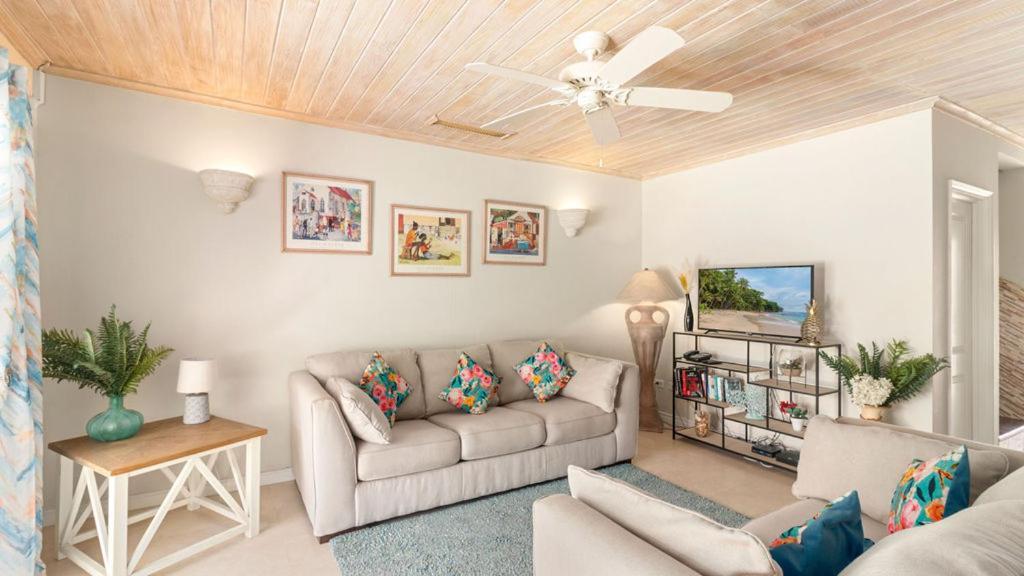 Nanpa, Luxury Family Three Bed Villa, St James West Coast, Private Pool Сент-Джеймс Екстер'єр фото