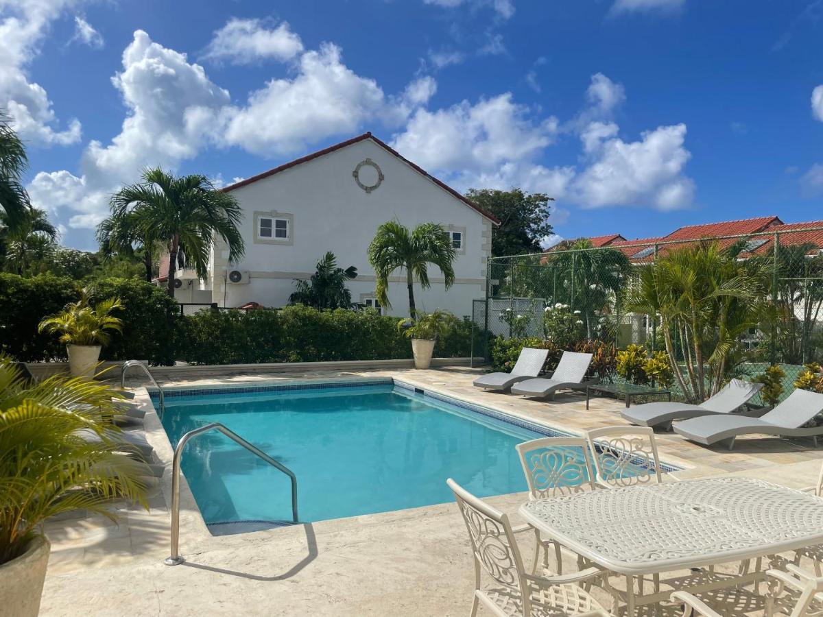 Nanpa, Luxury Family Three Bed Villa, St James West Coast, Private Pool Сент-Джеймс Екстер'єр фото